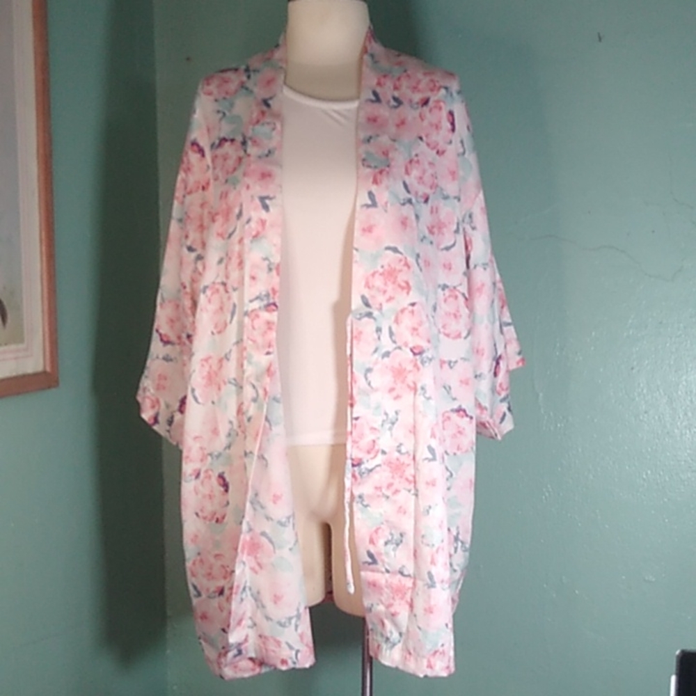 #279 Ladies xs sleep tank with extra soft floral robe BNWT